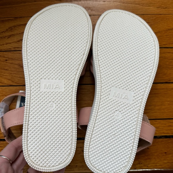 NWT Mia cute and comfy sandals size 4 - Picture 6 of 7